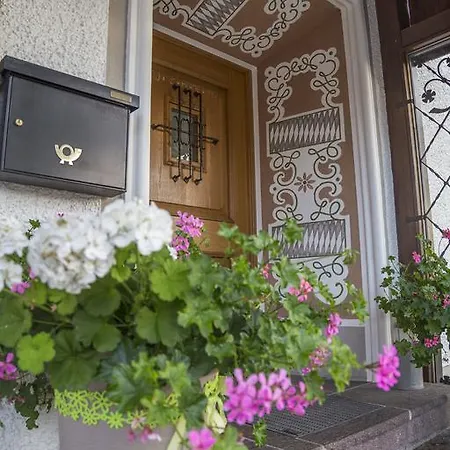 Gastehaus * Reichersbeuern